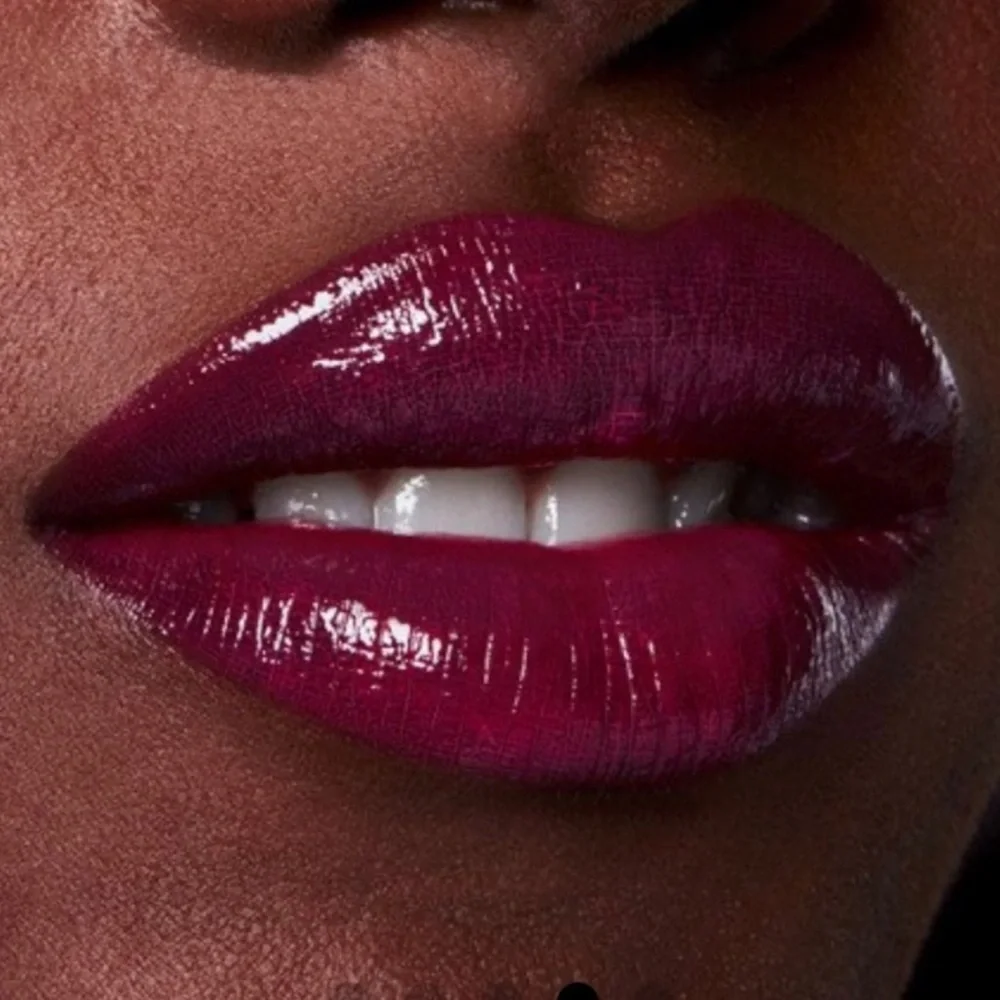 MAC *Try To Stop Me*. Versicolour Varnish Cream Lip Stain